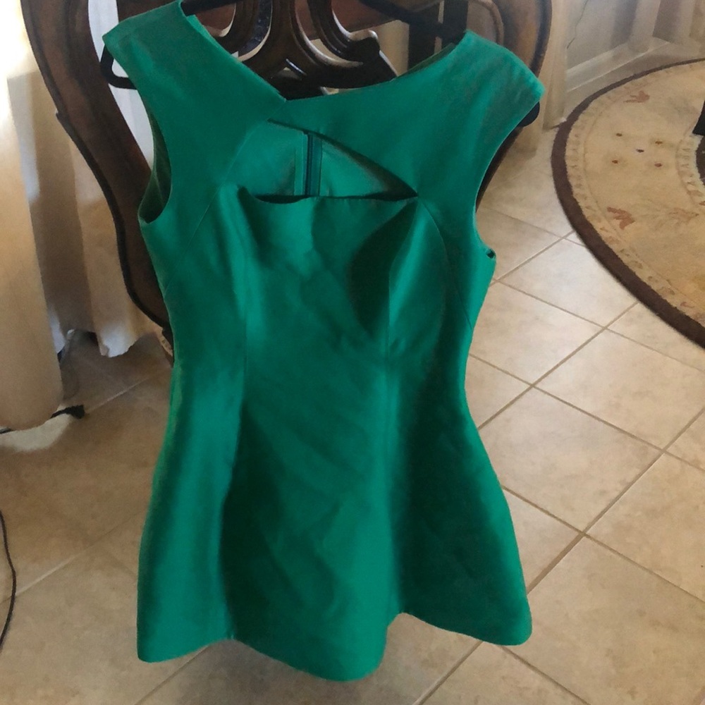 Beautiful green dress. I just used for a photo shoot.
